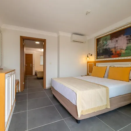 Hotel Crystal Club World Of Colours Comfort Collection 3*