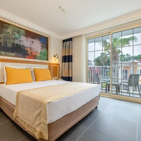 Crystal Club World Of Colours Comfort Collection Hotel