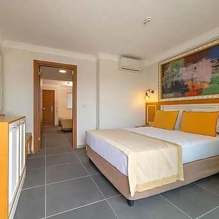 Crystal Club World Of Colours Comfort Collection Hotel